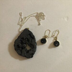 Womens NEW Black Druzy Quartz Geode Slice Pendant with Earrings.